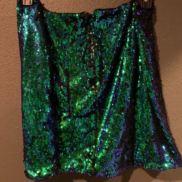 Teal Sequin Miniskirt - Picture 2 of 2